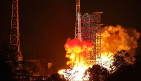 A NEW CHAPTER IN HUMAN LUNAR EXPLORATION AS CHINA’S PROBE LANDS FOR THE FIRST TIME ON THE DARK SIDE OF THE MOON