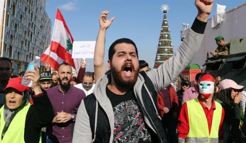 Lebanon protests grow over economic crisis and political impasse