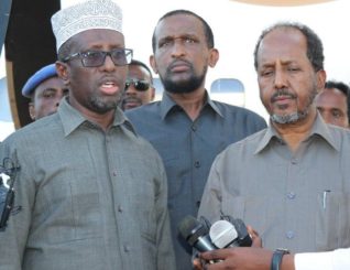 Sh. Shariif Oo Digniin Culus U Diray Madaxdda Fadaraalka & Dowladda Soomaaliya Oo U Jawaabtay