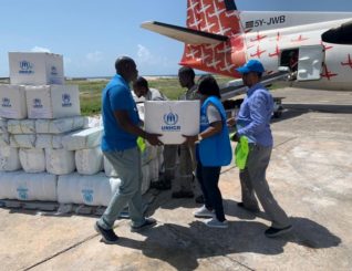 UNHCR airlifts critical assistance to flood victims in Somalia