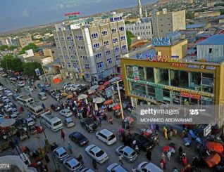 Roob mahiigaan ah oo galinkii danbe ee Jimcaha ka da’ay magaalada Hargeysa ee caasimada Somaliland ayaa sababay khasaare naf iyo maalba leh.