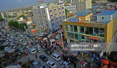 Roob mahiigaan ah oo galinkii danbe ee Jimcaha ka da’ay magaalada Hargeysa ee caasimada Somaliland ayaa sababay khasaare naf iyo maalba leh.