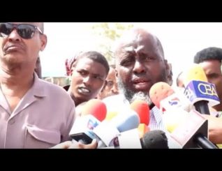 DEG DEG:- Dagaal gacan ka hadal oo dhex maray maayarka, xoghayaha iyo maayarka ku xigeenka Burco