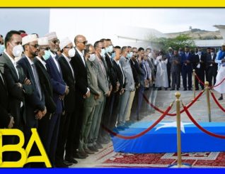 Madaxweyne Farmaajo Ayaa Ka Qeyb Galay Janaasada R/wasaarihii Hore Ee Soomaliya Xasan Abshir Faarax