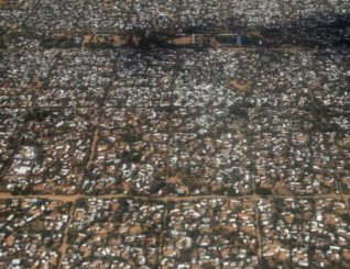 Kenya orders closure of Dadaab, Kakuma refugee camps