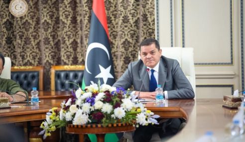 Libya’s interim government gains momemtum as eastern administration hands power