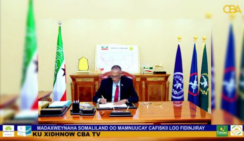 Xukuumadda somaliland oo amar kasoo saartay siyaasinta somaliland ee Xamar xilal ka qabta.