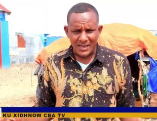 Dadka Barakacayaasha ah ee ku nool Magaalada Cadaado ayaa ka cabanaya Hoy xumo xili roobka.