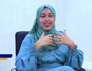 Kaftan iyo Kedis:- Madadaaliye XAABSADE &sheekooyin qosol badan.