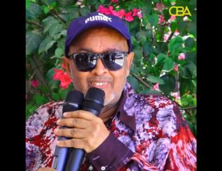 “Goormaa Taliyaha Ciiddanka Boolisku noqday Dawaarle dadka shaadhadka u tola?” Musharax Cirro.