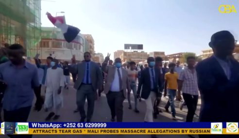 Sudanese “earthquake” protest attracts tear gas