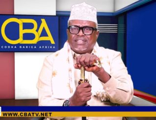 Suldaan Hooleey Ayaa fariin u diray siyaasiinta Maxamuud Hiraab {DUDUBLE}