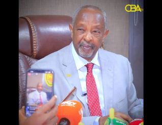 Wasiir Maxamed Kaahin oo sheegay in dalka aanu mudahaarad ka dhigin karin.