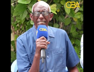 Ibraahin Xasan Cabdulle oo ka mid ah odayaasha kismaayo ayaa sheegay in dhul boob lagu hayo.