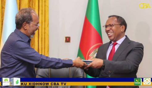 Madaxweynaha somaliya xasan shiiq oo saxiixay miisaaniyada sanadka 2023 ee dowlada