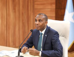 Somalia Prime Minister Holds Meeting with National Army Officers Undergoing Training in Qatar