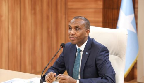 Somalia Prime Minister Holds Meeting with National Army Officers Undergoing Training in Qatar