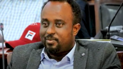 Xildhibaan Guruuje ayaa iska casilay Guddi uu laba jeer magacaabay Guddoomiyaha Golaha Wakiilada JSL