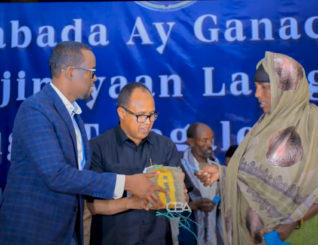Xukuumadda Dowlad-Deeganka Soomaalida & ganacstada ayaa 99milyan oo Birr ugu deeqay agoontii ay ka tageen ciidankii ku dhintay difaaca deegaanka soomaalida