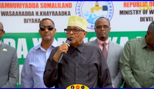 Madaxweynaha Somaliland ayaa xadhiga ka jaray mashruuc weyn oo dadweynaha Berbera baahi weyn u qabeen. Sidoo kale madaxweynaha ayaa kormeeray Dekedda Caalamiga ah ee Berbera.
