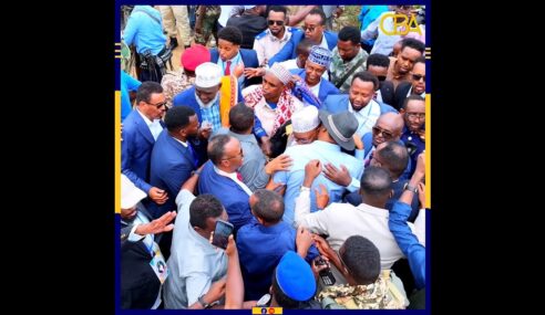 “Ugaas haddii aad maalin wax tirsatay maanta ayaanu kaa maydhaynaa. “Maayir Mooge