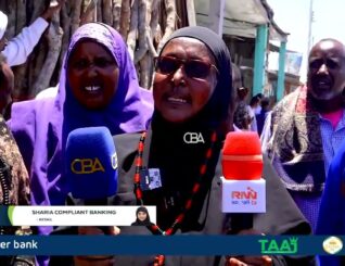 “Ganacsato mukeyf ku dhexjira inay anagoo cagaheena boor leh inay dhulkeena qaataan ma yeelayno” Qaar ka mid ah shacabka banaanbaxa ka dhigay xaafadda Tarabuunka, Muqdisho