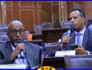 Kaabis & waxka-bedel lagu sameeyay Xeerka Booliska & Golaha Wakiillada oo dood dheer ka yeeshay