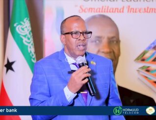 “Maanta waxaan soo bandhigayna hagahii maalgashiga qaranka lagu maamuli lahaa” Wasiirka Wasaaradda H. Maalgashiga iyo Warshadaha Mudane Siciid Buraale