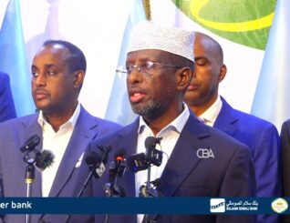 “Madasha waxay hoosta ka xariiqaysaa in aan la ogolaandoonin muddo kororsi” Sh Shariif Sh Axmed, Madaxweynihii hore ee Soomaaliya