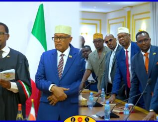 Madaxweynaha Jamhuuriyadda Somaliland oo maanta hortiisa lagu dhaariyey masuuliyiinta hay’adaha madaxa-bannaan ee dhawaan loo magacaabay xilalka qaranka
