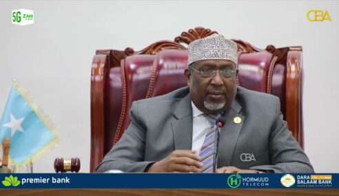 Madaxweynaha Soomaaliya ayaa codsaday in dib loogu dhigo furitaanka kalfadhiga 7aad ee labada gole ee Baarlamanka Soomaaliya