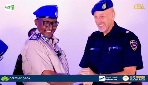 Taliyaha Ciidanka Booliska JSL Sarreeye Guuto Cabdiraxmaan Cabdilaahi Xasan ayaa tababar u furay saraakiisha sare ee Ciidamada Booliska .