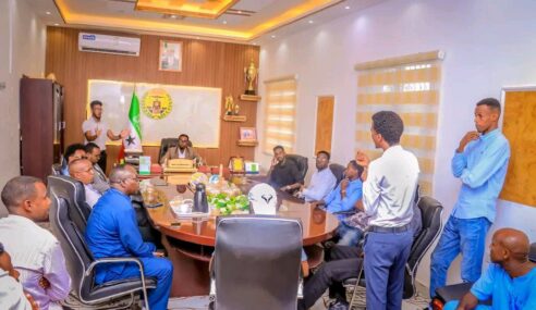 Somaliland’s Minister of Youth and Sports Meets with Hearing-Impaired Youth from Awdal and Maroodi-jeex Regions
