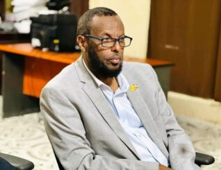 Photos: The Minister of the Ministry of Education, Early Childhood Development, and Science of the Republic of Somaliland, Prof. Ismail Ducaale Yusuf, conducted a working visit today to the Ministry’s regional office in Sanaag. The Minister was accompanied on the visit by the regional administration of the Ministry of Education.