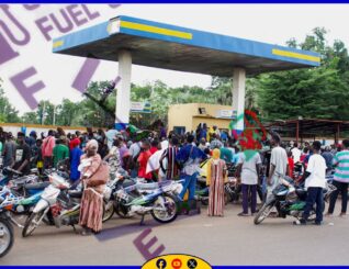 Dalka Maali ayaa joojiyay iskuulada iyo jaamacadaha dalka oo dhan sababo la xidhiidha shidaal yaraan