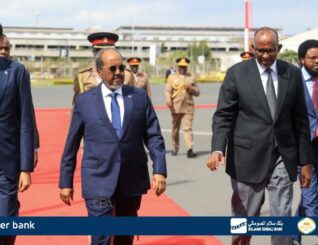 Madaxweynaha Somaaliya ayaa kamid noqday madaxda ka qaybgashay tacsida Raila Odinga oo xilal kala duwan kasoo qabtay dalka Kenya.