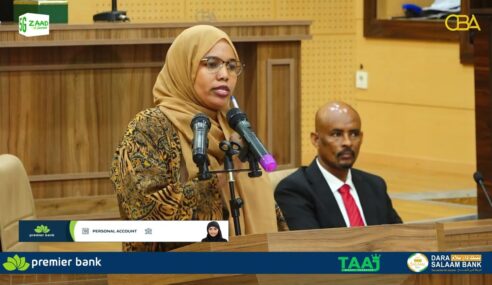 “Shaqadii aan Aqalka u nimid ma hayno, dalka korkeena ayaa lays ku dagaalaya…..”Senator Layla Nuur