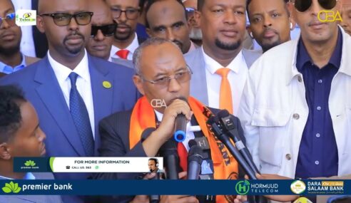 “Waxaan leeyahay waar ragii dhibta geystayow is dhawra, anagoo wax tarnaybaa….” Gudoomiye Xirsi