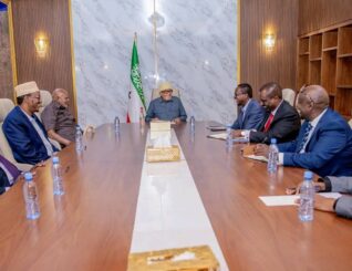 Madaxweynaha Jamhuuriyadda Somaliland oo Kulan Xog-warran ah la yeeshay Shir-guddoonka Labada Gole Qaran iyo Guddoomiyaha Maxkamadda Sare