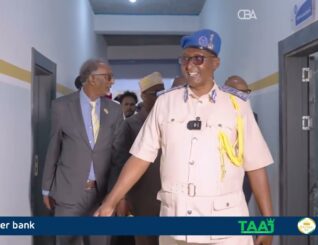 Munaasibadda xadhig ka jarka Saldhigga Degmada Gacan-libaax iyo Qaybta Booliska ee Bariga Hargeysa .