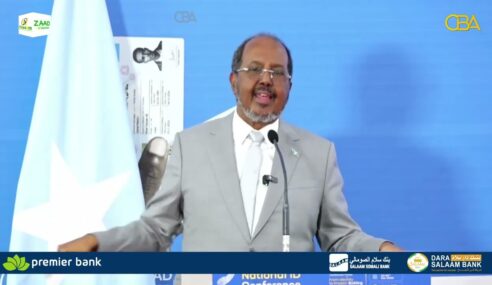 “A.S dhamaantooda xijaabkooda iyo koofiyadahooda ha soo qaataan oo ha isdiiwaangeliyaan kaarka”…..