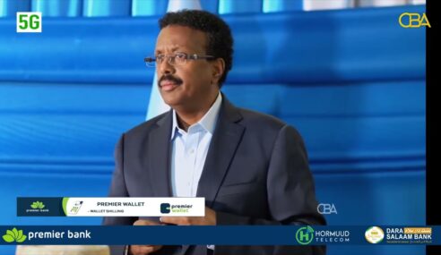 “Dadka Soomaaliyeed waxay marayaan in hal waqti ay wax cunaan, sicirbararka jira awgiis”. Madaxweyne hore, Maxamed Cabdillaahi Farmaajo