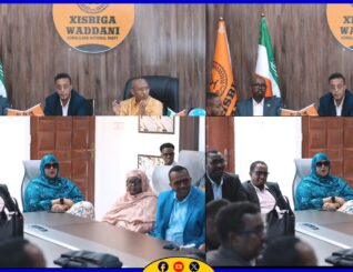 Guddoomiyaha Xisbiga Waddani ayaa la kulmay xoghayayashii hore ee xisbiga ee la kala diray