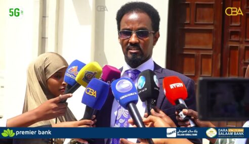 “Guur majiro hadaad lacag bixin,Warqadda cadeenta dhimashadda majirto hadaad lacag wadan ayaa somalia ka soo socoto”senoter farxaan cali