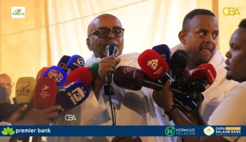 Kumanaan ka mid ah shacabka magaaladda Hargeysa oo iskugu soo baxay taageerida nabada Ceerigaabo