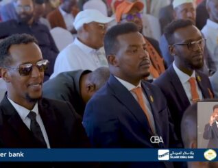 Madaxweynaha JSL mudane Cabdiraxmaan maxamed Cabdilaahi Ciro ayaa maanta xadhiga ka jaray Xarunta shacabka ee xisbiga waddani