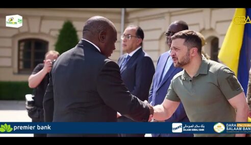 Mid ka mid ah gabdhaha madaxweynihii hore ee Koonfur Afrika, Jacob Zuma, oo dacwad ka gudbisay walaasheed— iyadoo ku eedeysay inay shaqaaleysiinayso rag ka socda Koonfur Afrika iyo Botswana.”