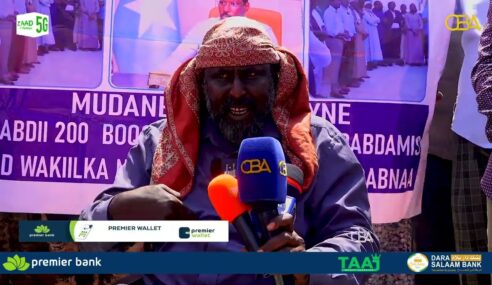 Qaar kamid ah shacabkii laga barakiciyay xaafadda Dabdamiska ee Muqdisho oo maanta dhigay banaanbax