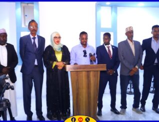 Ururka Hillaac oo ay ku midaysan yihiin qaar kamid ah Ururada Soomaaliya ayaa Musharax Madaxweyne iyo Guddoomiye u doortay Ifraax Cumar Salaad