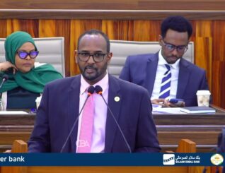 Wasaarada Maaliyada XFS oo Baarlamanka labada aqal horgeysay Xeerka Qoondaha Miisaaniyada 2026.